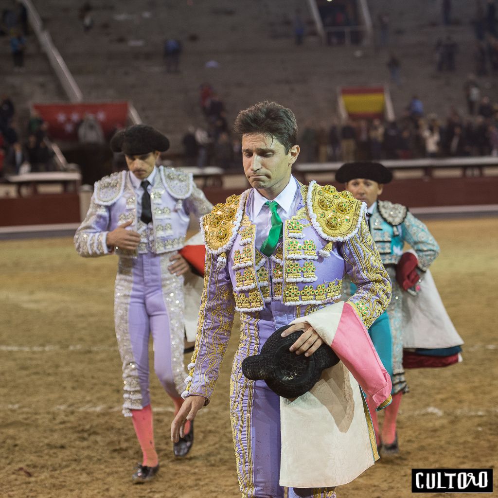 Bautista con agua de lluvia