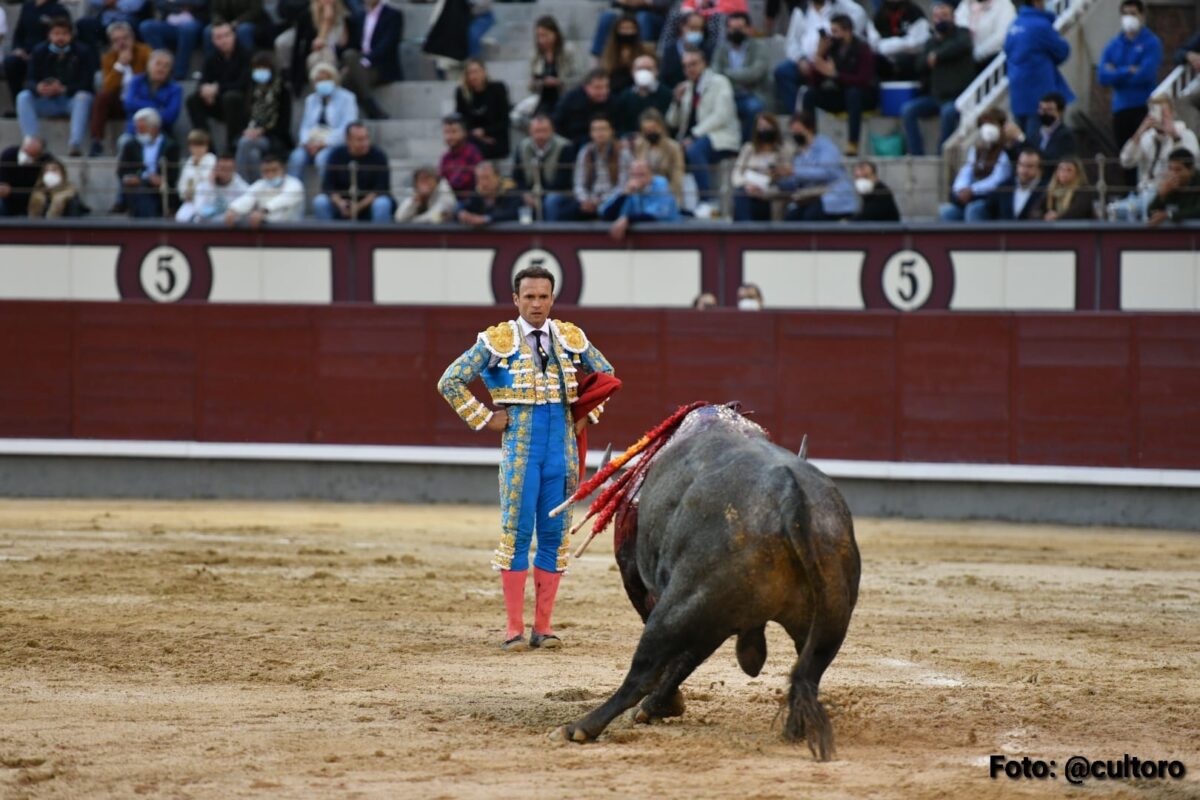 17 Ferrera Madrid Cayendo El Toro
