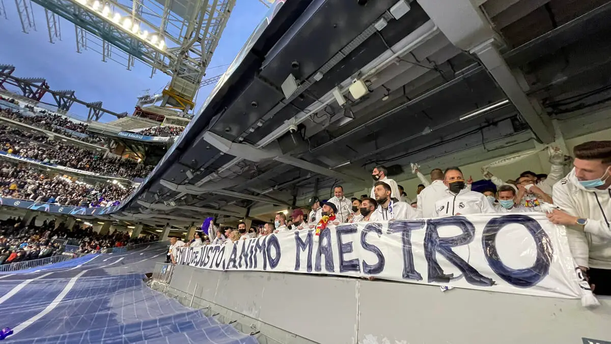 Pancarta De ánimo A Emilio De Justo En El Bernabéu (1)