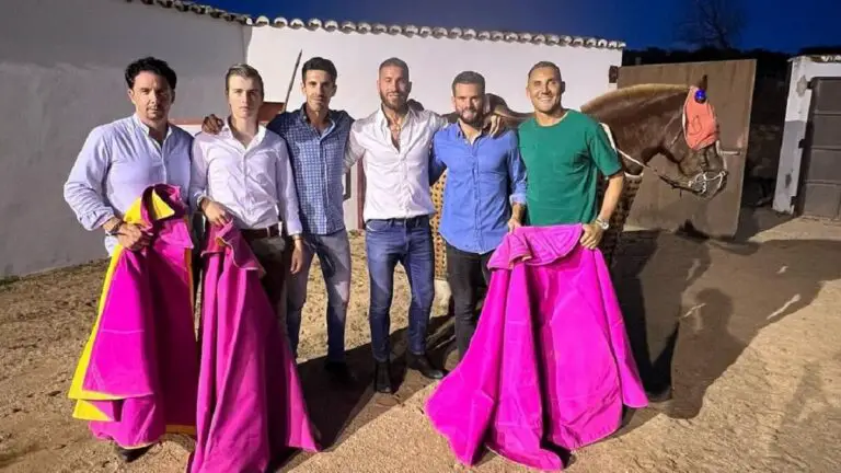 Sergio Ramos, Nacho y Keylor Navas ‘torean’ con Talavante a la luz de la luna