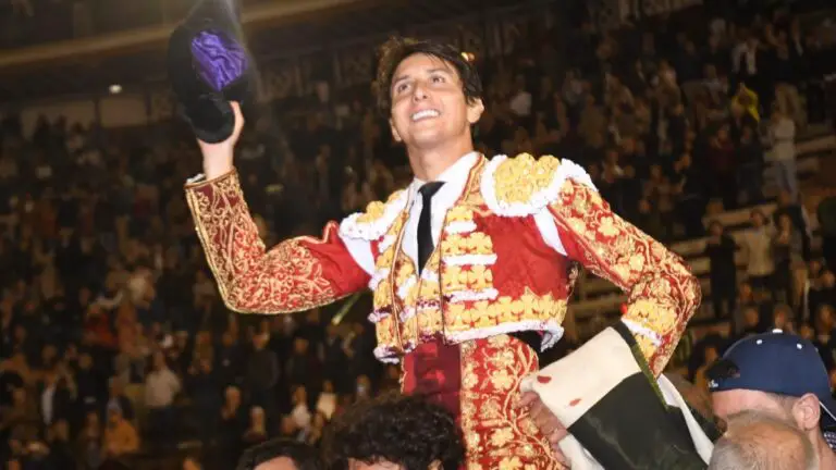 Roca Rey, máximo triunfador de Valencia en los trofeos de la Diputación, que también premian a «Leguleyo»