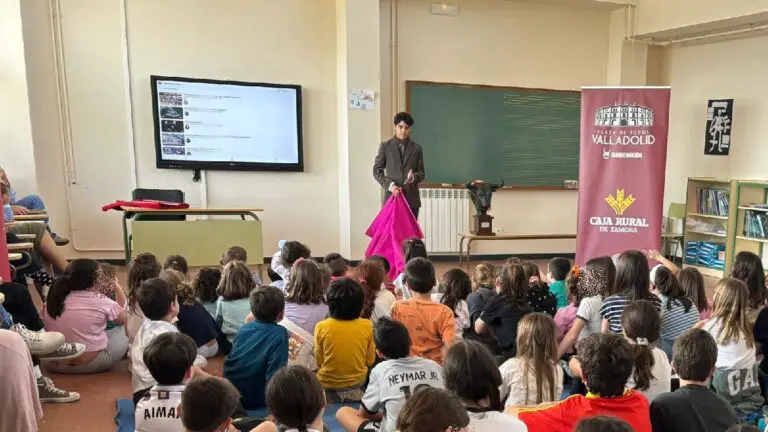 Los niños conocen la tauromaquia en un colegio de la provincia de Valladolid