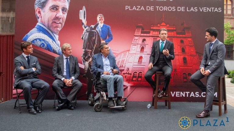 Las Ventas rinde un emotivo homenaje a Pablo Hermoso de Mendoza días antes del adiós a su ruedo
