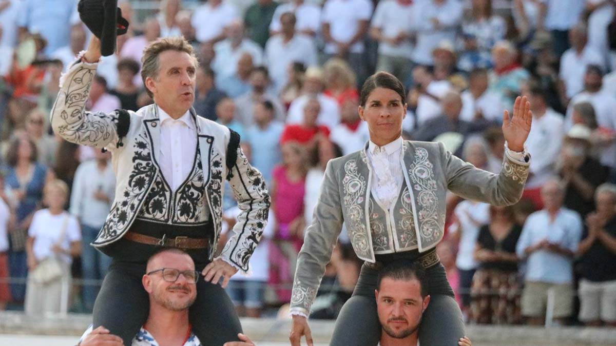 39 Pablo Hermoso De Mendoza Y Lea Vicens En Hombros