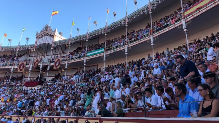 La renovación de abonos en El Puerto sigue a gran ritmo; a partir del día 26 se abren las entradas sueltas