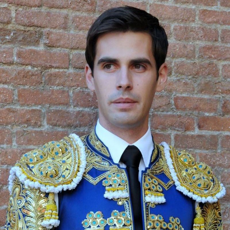 Manuel Fernández /></div></div><div class=