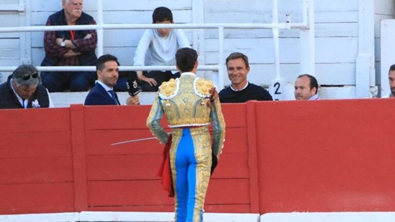El emotivo brindis de Fernando Adrián a Juan Bautista: «Te admiro como torero»