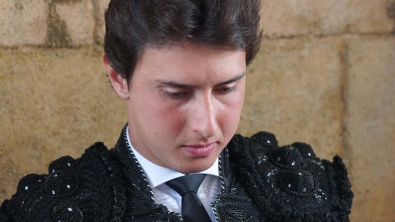 Roca Rey sigue arrasando en taquilla: cuelga el No Hay Billetes en Mont de Marsan y está a punto en su doblete en Santander