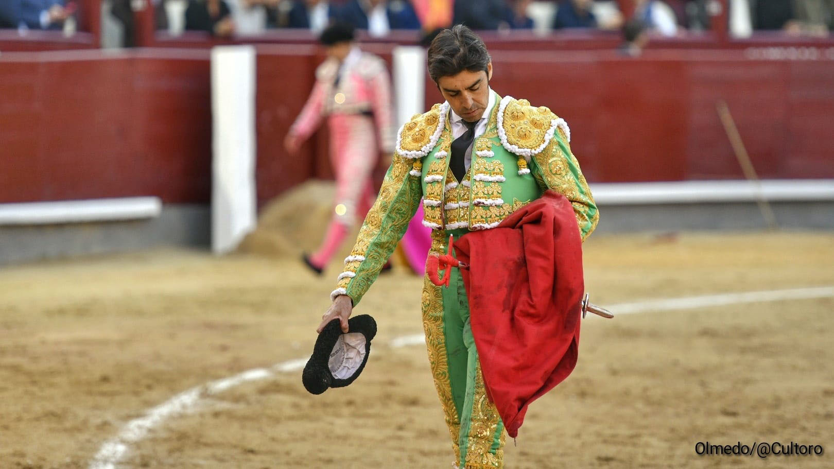 Perera Mira La Espada