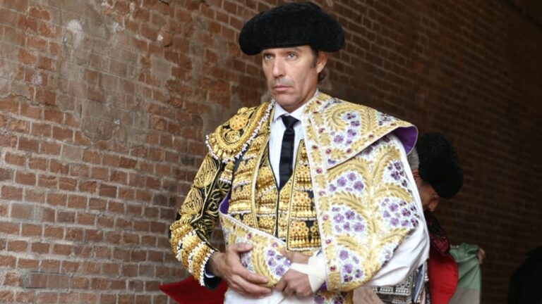 Uceda Leal: «No tengo palabras para agradecer a la profesión y a esta plaza todo el cariño que me ha dado»