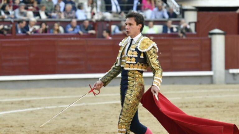 Fabio Jiménez, tras la fuerte voltereta frente al primero: «Me encuentro bien, pero con la pena de haberlo pinchado»
