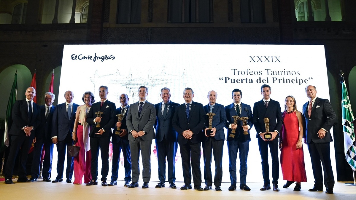Imagen de los premiados - Prensa David de Miranda