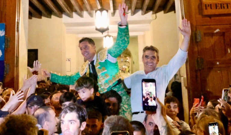 Escribano vuelve a citar a la historia cárdena en tarde de gloria brava