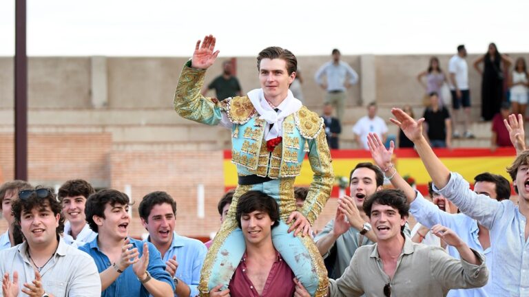 Ruiz de Velasco abre la puerta grande en la última novillada clasificatoria del circuito de Castilla y León