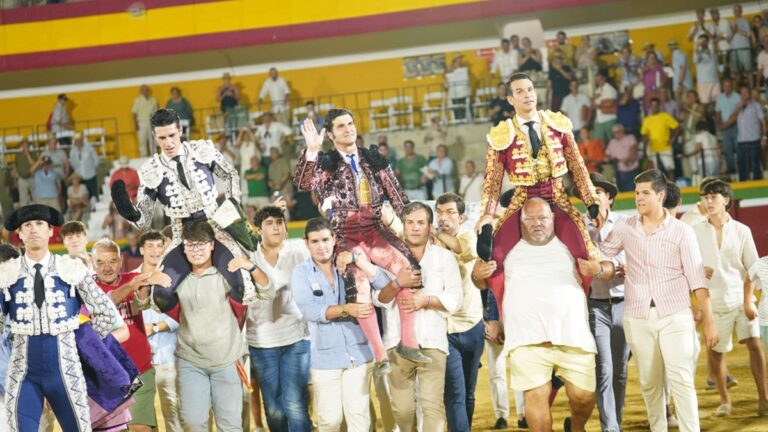 Estepona: éxtasis de Morante, Manzanares y Talavante, que corta un rabo, con tres grandes toros de Matilla