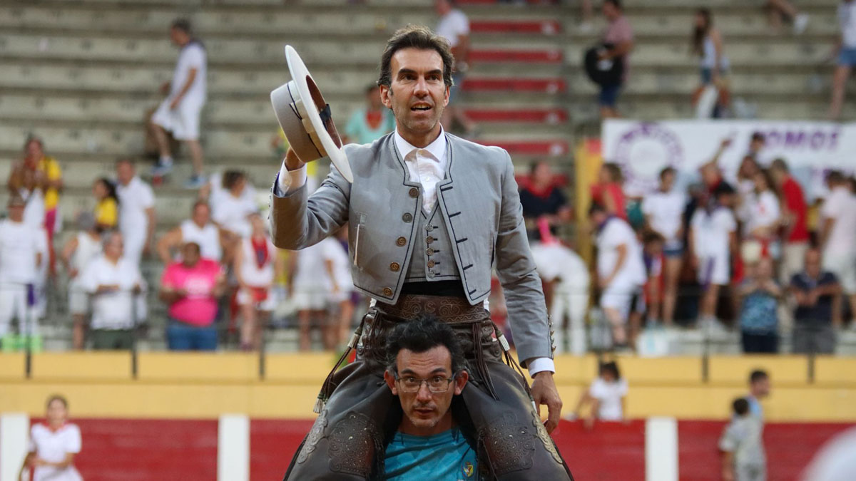 Sergio Galán En Hombros
